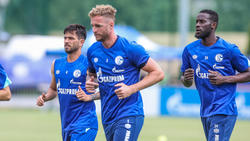 Danny Latza (l.) soll neuer Schalke-Kapitän werden
