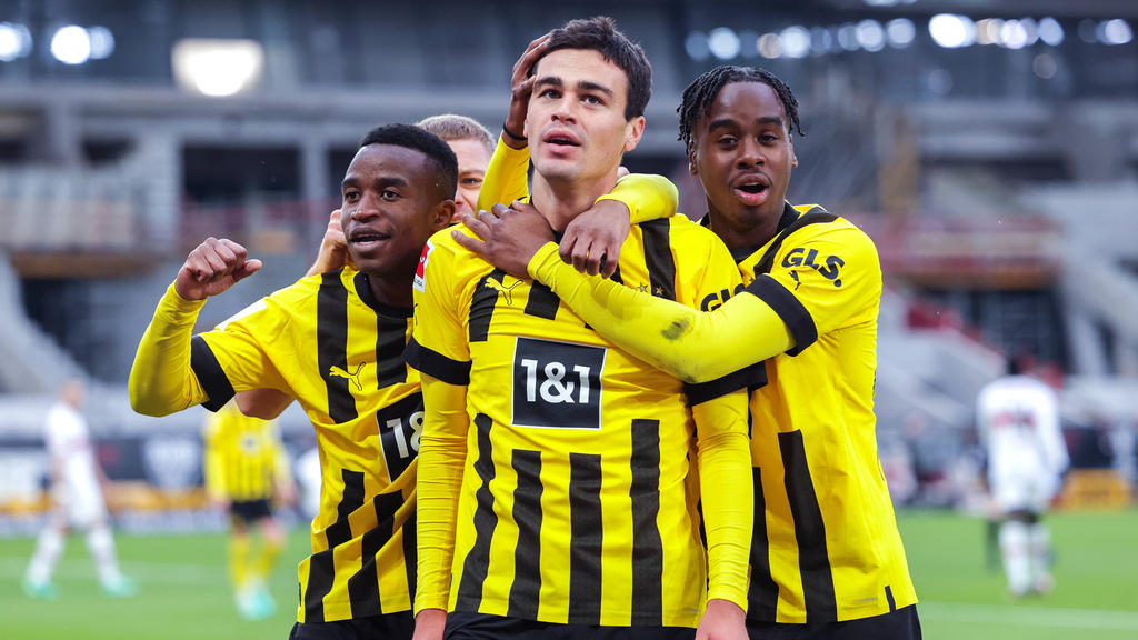 Der BVB hat einige vielversprechende Youngster im Team: Bynoe-Gittens (re.) hat nun verlängert! Der BVB hat einige vielversprechende Youngster im Team: Bynoe-Gittens (re.) hat nun verlängert!