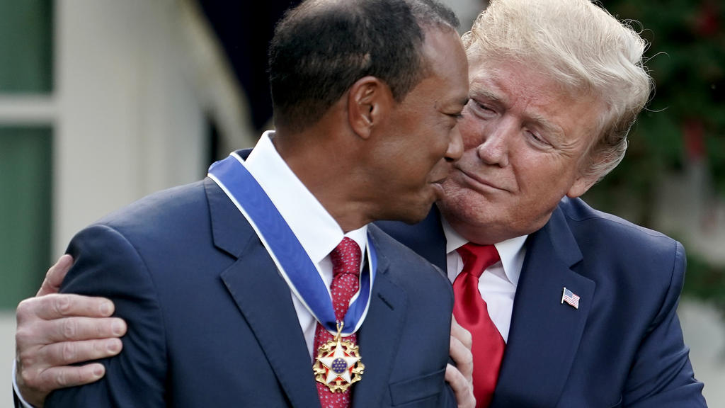 Tiger Woods (l.) wurde für seinen Sieg beim US Masters geehrt Tiger Woods (l.) wurde für seinen Sieg beim US Masters geehrt
