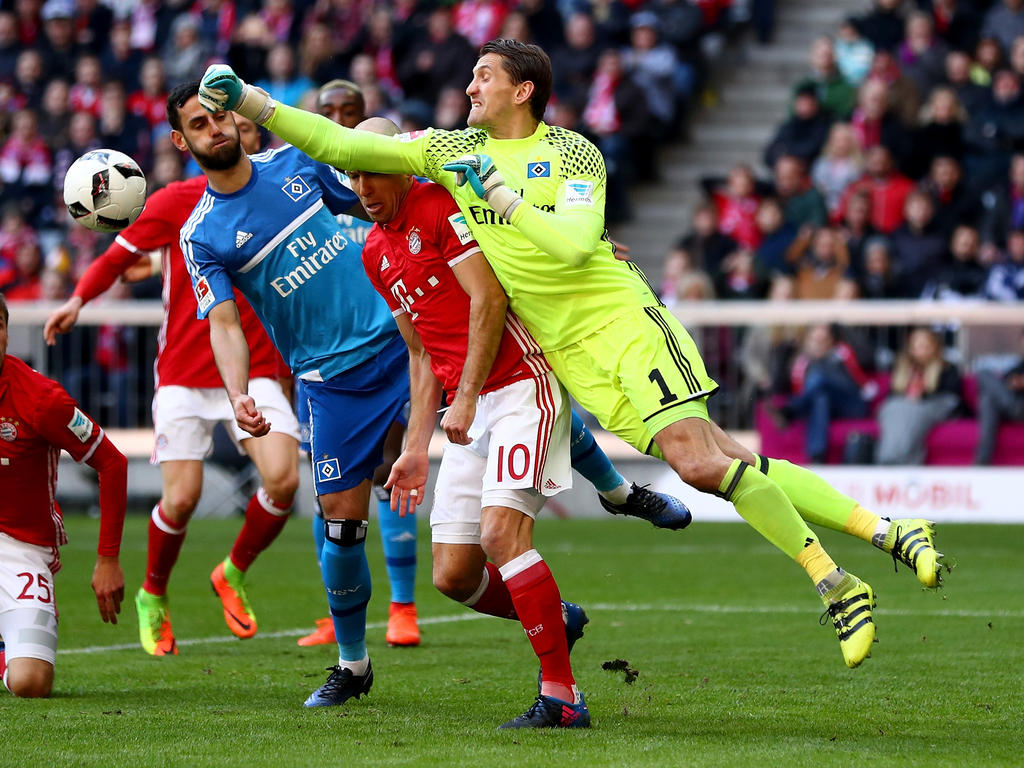 HSV-Keeper René Adler ist offenbar ein Thema bei Bayern München HSV-Keeper René Adler ist offenbar ein Thema bei Bayern München