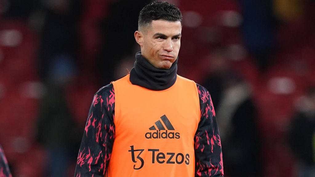 Der FC Bayern soll über eine Verpflichtung von Cristiano Ronaldo nachdenken Der FC Bayern soll über eine Verpflichtung von Cristiano Ronaldo nachdenken