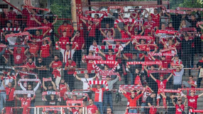 Der 1. FC Union Berlin plant ein Testspiel mit Fans ohne Abstandsregeln Der 1. FC Union Berlin plant ein Testspiel mit Fans ohne Abstandsregeln