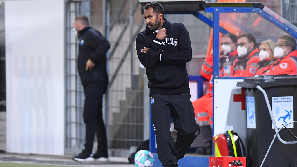 Daniel Thioune und der HSV streben die Rückkehr in die Bundesliga an Daniel Thioune und der HSV streben die Rückkehr in die Bundesliga an