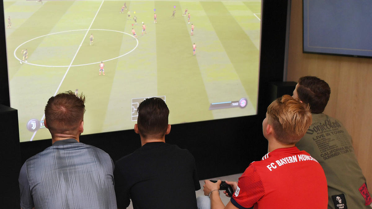 FIFA 21: Packs sparen leicht gemacht | Holt euch TOTY-Karten in Ultimate Team FIFA 21: Packs sparen leicht gemacht | Holt euch TOTY-Karten in Ultimate Team