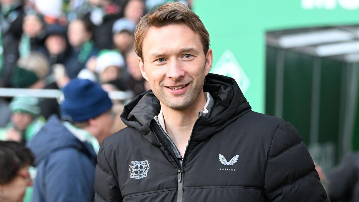 Leverkusens Sportchef Simon Rolfes glaubt an die Titelchance der deutschen U17