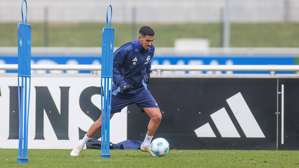 Aymen Barkok wechselte erst in letzter Minute zum FC Schalke 04 Aymen Barkok wechselte erst in letzter Minute zum FC Schalke 04