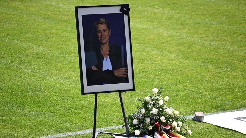 Der DFB hat bei einer Trauerfeier der im März verstorbenen Doris Fitschen gedacht Der DFB hat bei einer Trauerfeier der im März verstorbenen Doris Fitschen gedacht