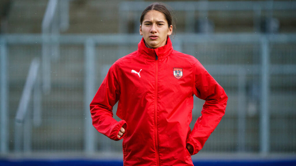 Christina Schönwetter hat in Wolfsburg unterschrieben Christina Schönwetter hat in Wolfsburg unterschrieben