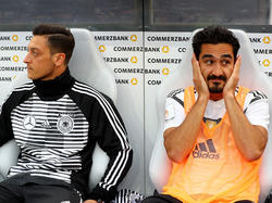 Ilkay Gündogan (r.) hat sich über die Sozialen Netzwerke geäußert