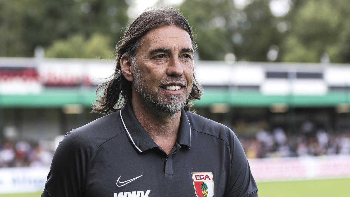 Martin Schmidt freut sich auf die Neuzugänge beim FC Augsburg Martin Schmidt freut sich auf die Neuzugänge beim FC Augsburg