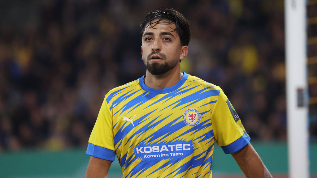 Immanuel Pherai soll das Interesse einiger Bundesliga-Klubs geweckt haben Immanuel Pherai soll das Interesse einiger Bundesliga-Klubs geweckt haben