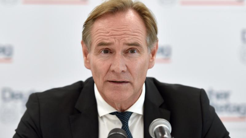 Burkhard Jung (SPD) ist der Oberbürgermeister der Stadt Leipzig Burkhard Jung (SPD) ist der Oberbürgermeister der Stadt Leipzig