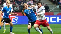 Lewandowski (re.) und Polen träumen weiter von der EM-Teilnahme
