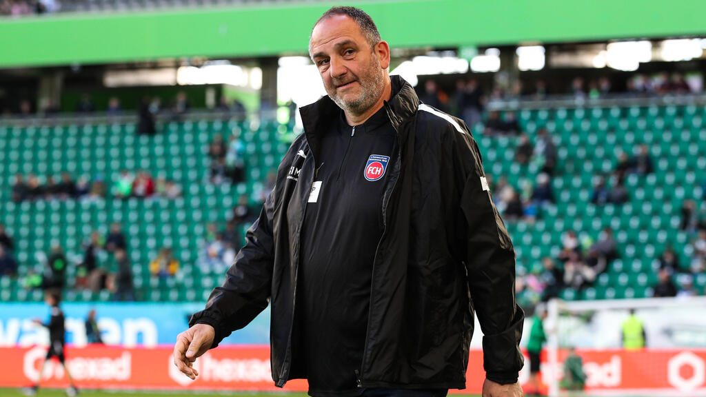 Frank Schmidt will mit dem 1. FC Heidenheim gegen Bayer Leverkusen überraschen Frank Schmidt will mit dem 1. FC Heidenheim gegen Bayer Leverkusen überraschen