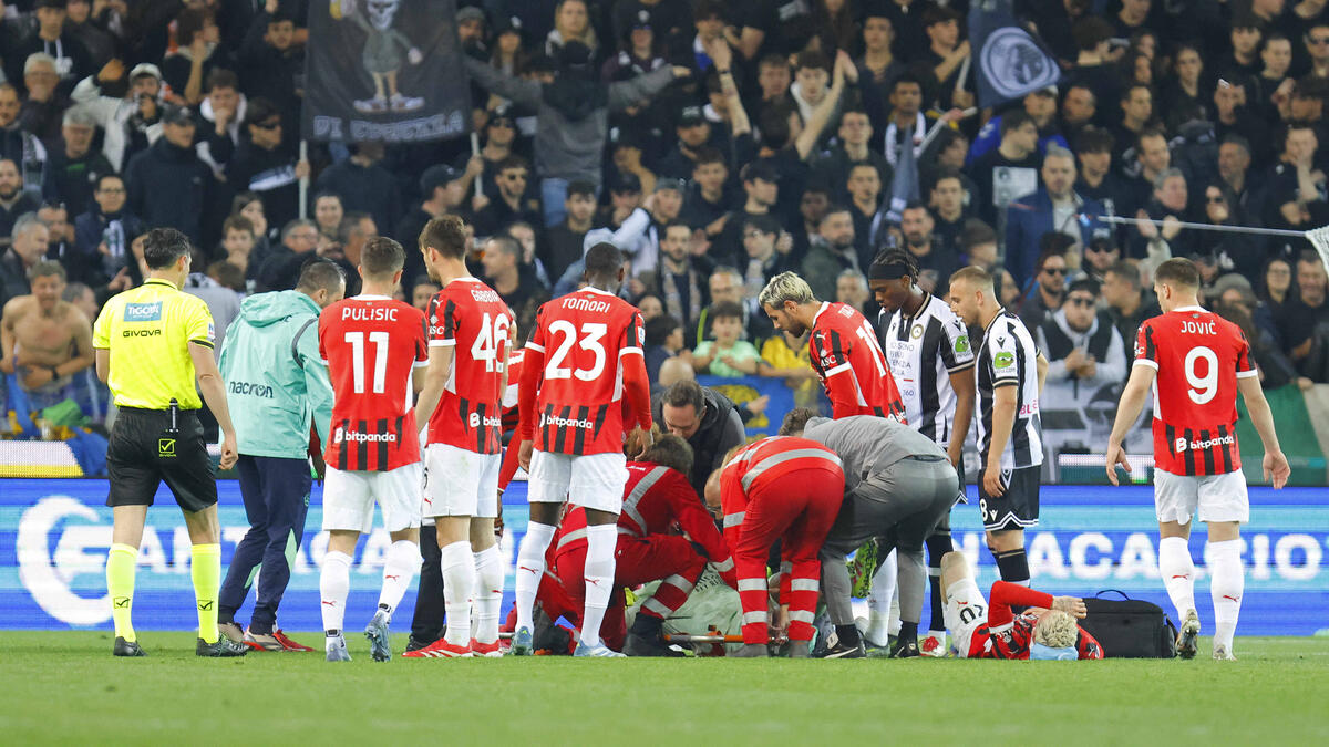 Bei einem heftigen Zusammenprall hat sich Milan-Torwart Mike Maignan verletzt