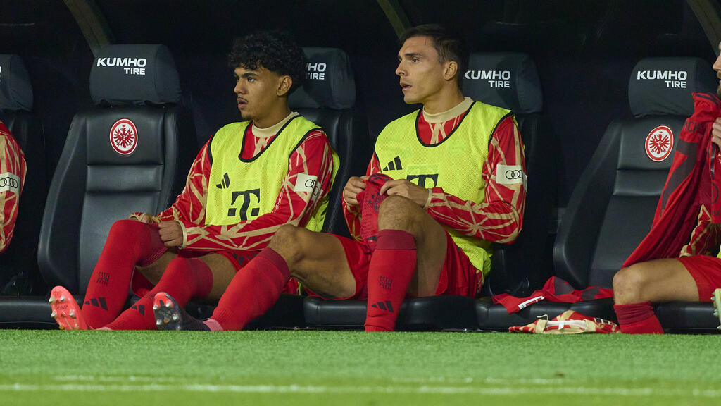 Adam Aznou (l.) zieht es wohl vom FC Bayern zum FC Getafe Adam Aznou (l.) zieht es wohl vom FC Bayern zum FC Getafe