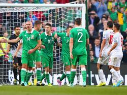 Irlands Rekordtorschütze Robbie Keane lässt sich feiern