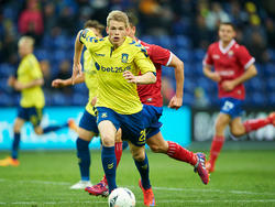 Nikolai Laursen in actie voor Brøndby IF tegen FC Vestsjalland. Het is één van zijn eerste drie optredens in het eerste elftal. (26-04-2015)