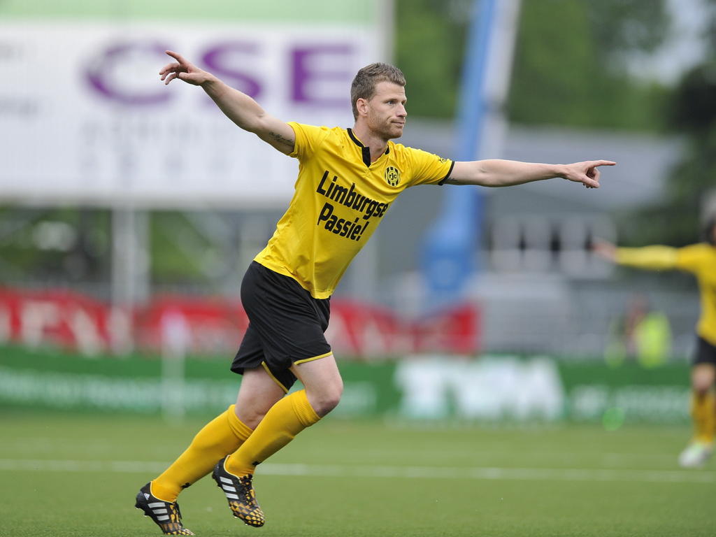 Doelpuntenmaker Marc Höcher van Roda JC viert de 0-1 in het play-offduel met FC Emmen. (22-05-2015)