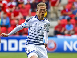 Viktor Fischer kende een kort seizoen vanwege een zware blessure, maar aan het einde van het voetbaljaar staat hij er voor Jong Denemarken. De aanvaller speelt mee in de wedstrijd tegen gastland Jong Tsjechië op het Europees Kampioenschap voor spelers onder de 21. (17-06-2015)