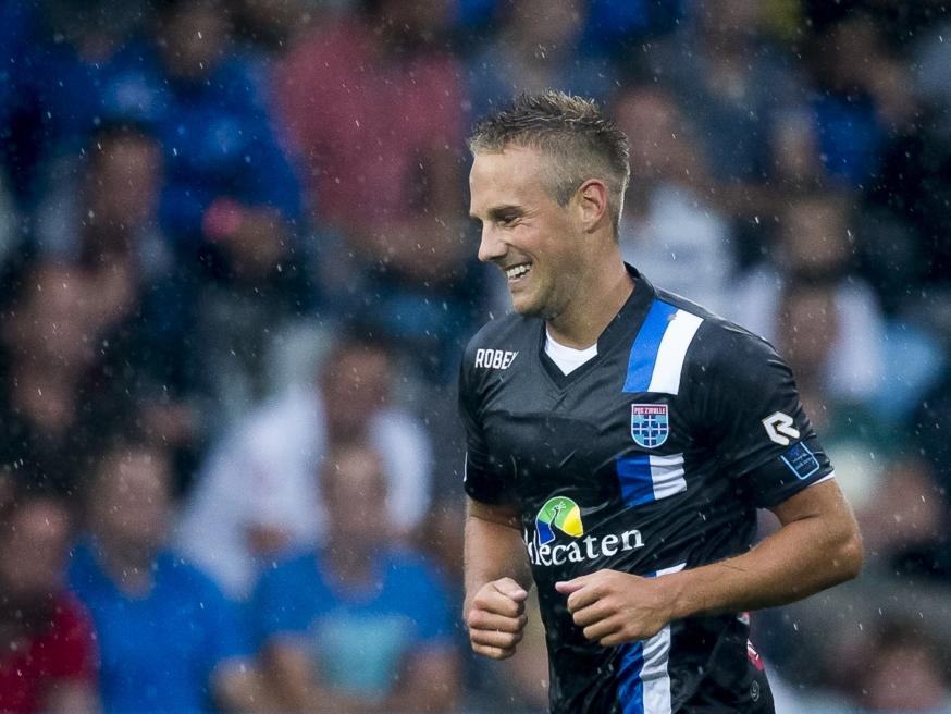 Doelpuntenmaker Bart van Hintum is opgetogen na de 0-2 van PEC Zwolle tegen De Graafschap. (15-08-2015)