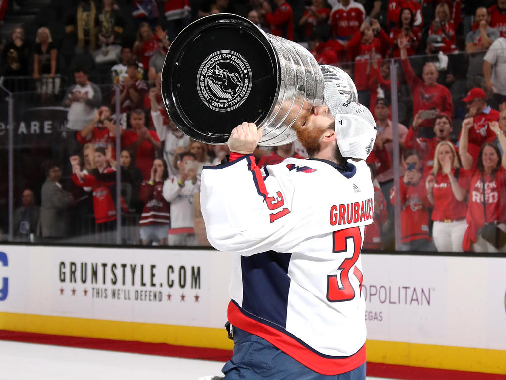 Phlipp Grubauer gewann mit den Washington Capitals den Stanley Cup Phlipp Grubauer gewann mit den Washington Capitals den Stanley Cup