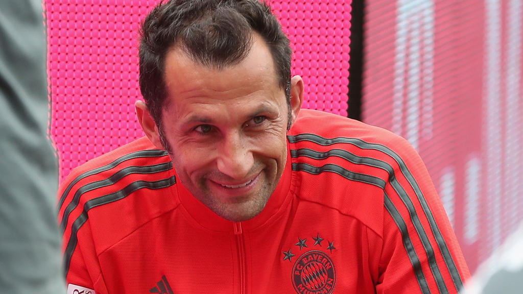 Hasan Salihamidzic freut sich über den Aufschwung des FC Bayern