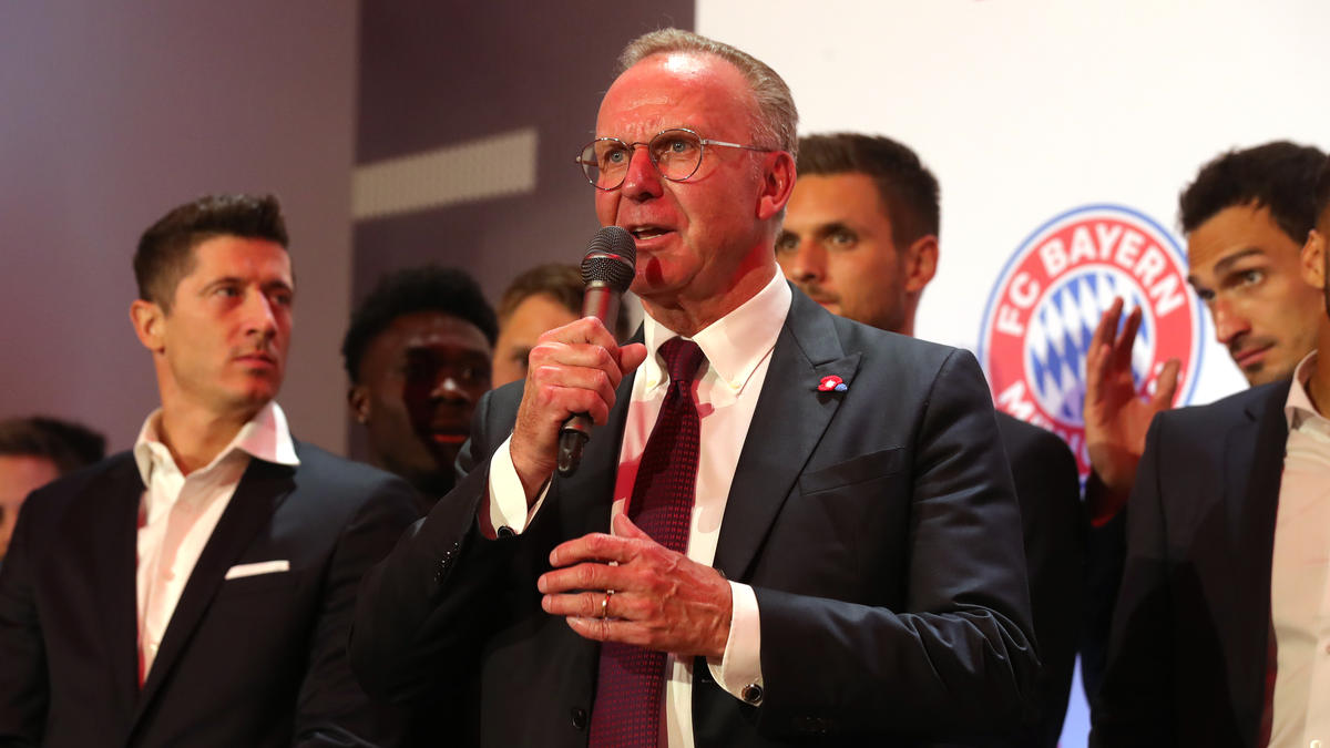 Bayern-Boss Rummenigge zeigte sich nach dem Double-Sieg zufrieden Bayern-Boss Rummenigge zeigte sich nach dem Double-Sieg zufrieden