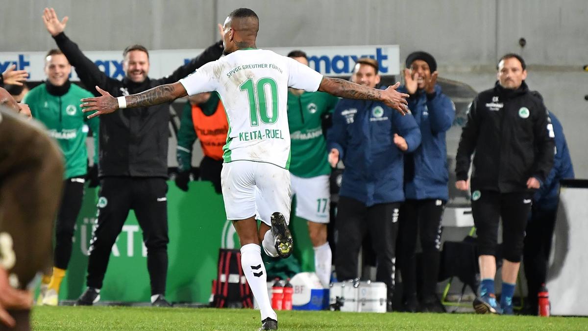 Daniel Keita-Ruel bejubelt das 3:0 gegen St. Pauli Daniel Keita-Ruel bejubelt das 3:0 gegen St. Pauli
