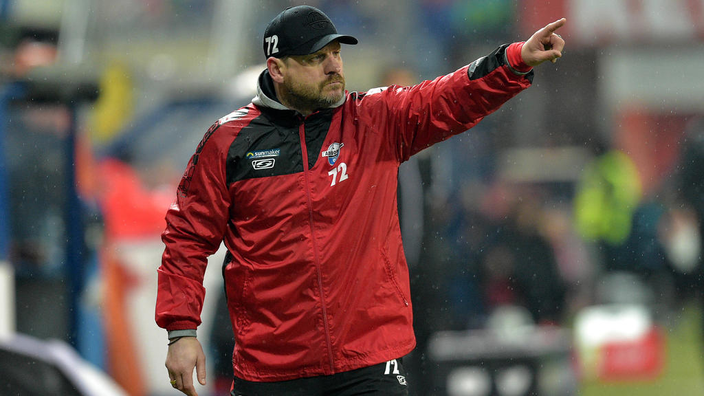 Glaubt nicht an Verbesserung der Fußballwelt: Steffen Baumgart Glaubt nicht an Verbesserung der Fußballwelt: Steffen Baumgart