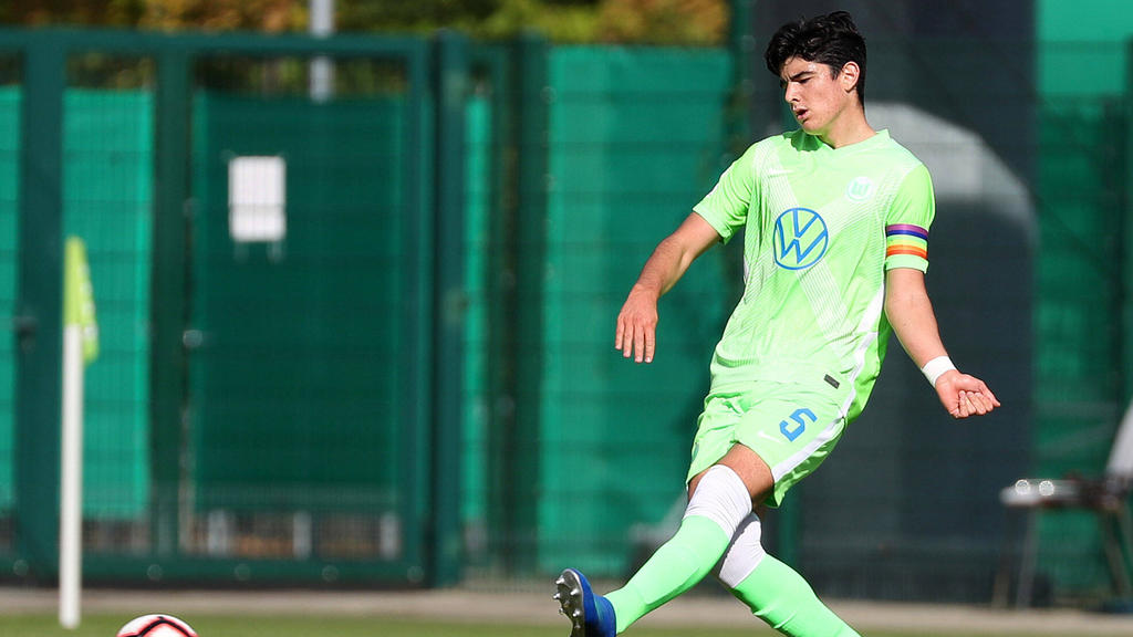 Anselmo García MacNulty vom VfL Wolfsburg wird bei Eintracht Frankfurt gehandelt Anselmo García MacNulty vom VfL Wolfsburg wird bei Eintracht Frankfurt gehandelt