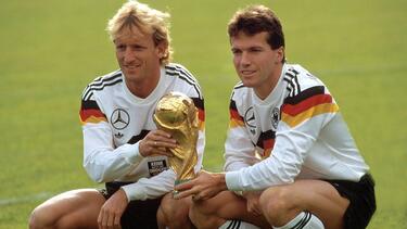 Lothar Matthäus (r.) wurde 1990 mit Andreas Brehme gemeinsam mit Deutschland Fußball-Weltmeister