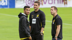 BVB-Trainer Nuri Sahin (li.) hat es in dieser Saison nicht ganz leicht