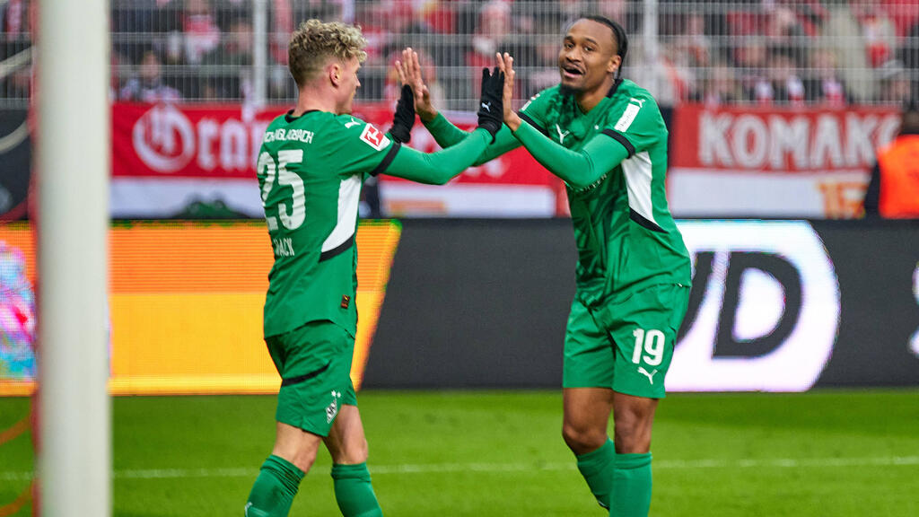 Gladbach zahlte einst acht Millionen Euro für Nathan Ngoumou (r.)
