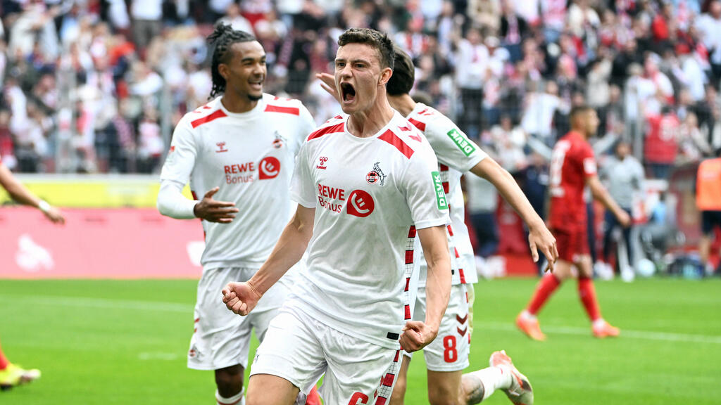 Eric Martel jubelt über den Aufstieg des 1. FC Köln Eric Martel jubelt über den Aufstieg des 1. FC Köln