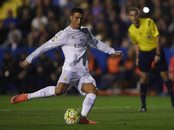 Ronaldo aumentó de penalti su cuenta goleadora ante el Levante. (Foto: Getty)