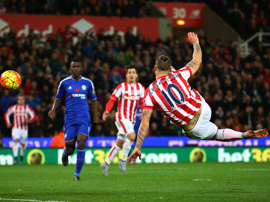 Marko Arnautović schießt Chelsea elegant per Seitfallzieher ab Marko Arnautović schießt Chelsea elegant per Seitfallzieher ab