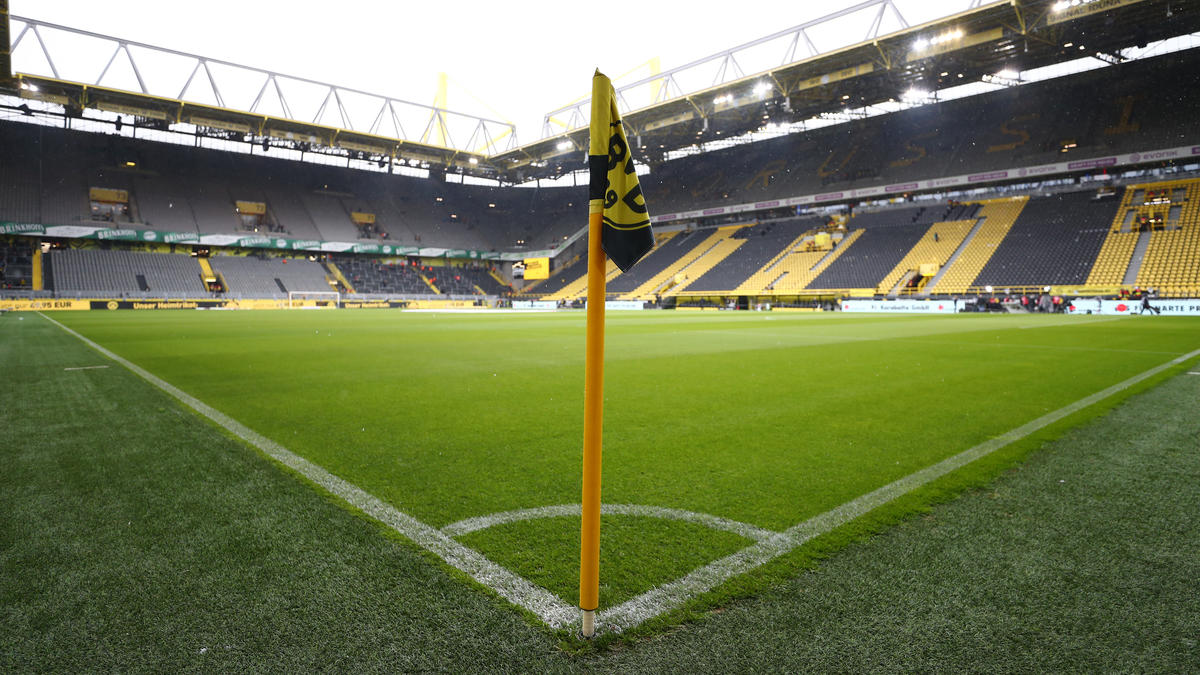 Buhlen der BVB und der FC Bayern um den gleichen Spieler? Buhlen der BVB und der FC Bayern um den gleichen Spieler?