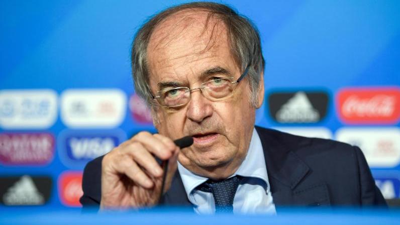Kritisiert Spielunterbrechungen bei homophoben Gesängen: Noël Le Graët, Präsident des französischen Fußballverbandes Kritisiert Spielunterbrechungen bei homophoben Gesängen: Noël Le Graët, Präsident des französischen Fußballverbandes
