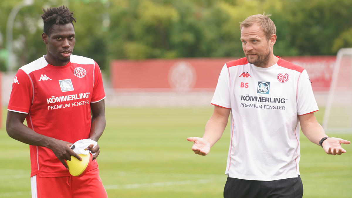 Test-Pleite für Bo Svensson (r.) und Mainz 05
