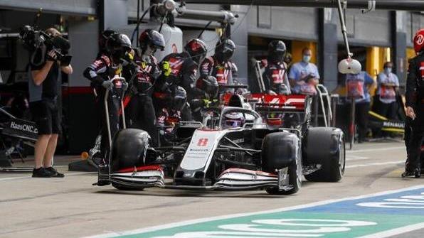 Über 33 Sekunden dauerte Romain Grosjeans Boxenstopp in Silverstone Über 33 Sekunden dauerte Romain Grosjeans Boxenstopp in Silverstone