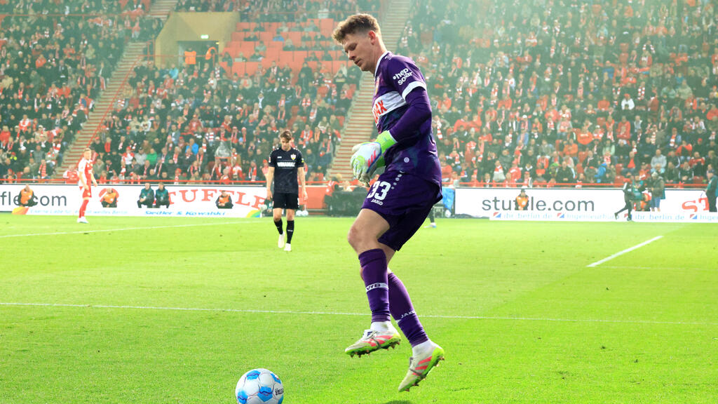 Alexander Nübel ist vom FC Bayern an den VfB Stuttgart verliehen Alexander Nübel ist vom FC Bayern an den VfB Stuttgart verliehen