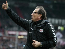 Bleibt bis 2018 in Hamburg: Ewald Lienen