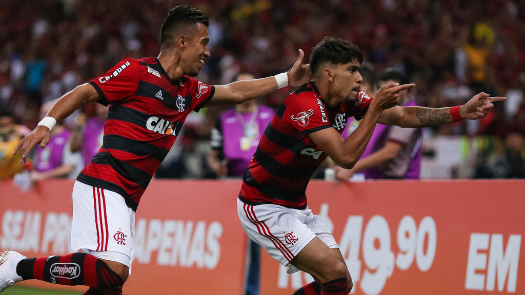 Lucas Paquetá (dcha.) celebra un gol con el Flamengo. (Foto: Getty)