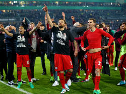 Eintracht Frankfurt feiert den Pokalsieg in Gladbach