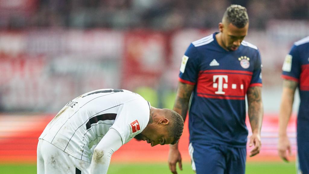 Eine Szene aus 2017: Kevin-Prince Boateng (l.) und sein Halbbruder Jérôme Boateng stehen sich in der Bundesliga gegenüber Eine Szene aus 2017: Kevin-Prince Boateng (l.) und sein Halbbruder Jérôme Boateng stehen sich in der Bundesliga gegenüber