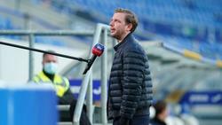 Werder Bremens Florian Kohfeldt gibt vor dem Spiel gegen die TSG Hoffenheim ein Interview