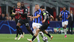 Henrikh Mkhitaryan (M) sorgte zum 2:0 für Inter gegen Stadtrivale AC.