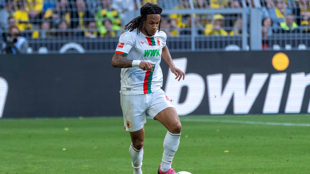 Kevin Mbabu vom FC Augsburg steht nicht im EM-Kader der Schweiz Kevin Mbabu vom FC Augsburg steht nicht im EM-Kader der Schweiz