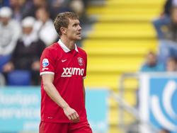 Andreas Bjelland kijkt wat om zich heen tijdens NAC Breda - FC Twente. (24-8-2014)